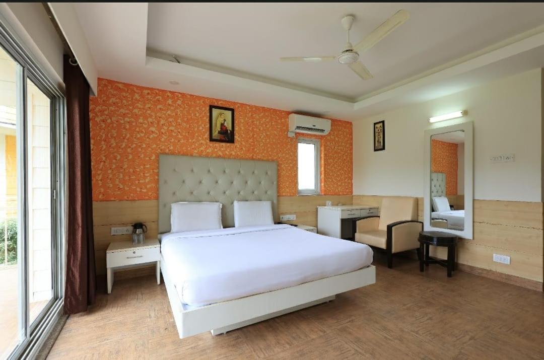 Lime Wood Riverside Resort Jim Corbett National Park Exterior photo