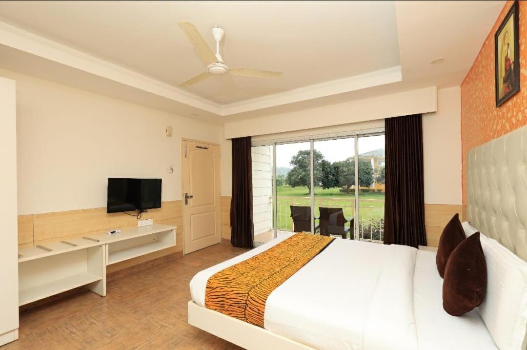 Lime Wood Riverside Resort Jim Corbett National Park Exterior photo