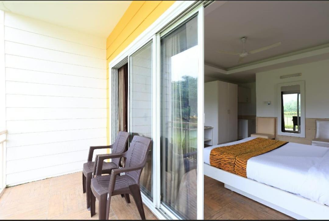 Lime Wood Riverside Resort Jim Corbett National Park Exterior photo